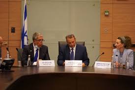 הרב קריב מבקש לקדם אלטרנטיבה ציונית, יהודית ודמוקרטית ולהיות הקול המרכזי של הסיעה. M0ab12to7gye0m