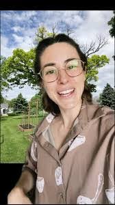 Shawn Shilling's Instagram, Twitter & Facebook