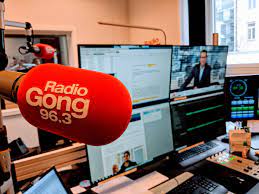 Stay in touch with us and send photos, videos and other messages directly to the radio gong studio. Die Gong 96 3 Nachrichten Immer Zur Vollen Stunde
