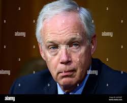 Dennis ron hi-res stock photography and images