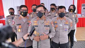 Chase adalah permainan mudah alih kasual 1v4 dengan elemen kompetitif, yang dilesenkan secara rasmi oleh warner bros. Korlantas Soal Penyekatan Jangan Lewat Jalur Tikus Dan Kucing Kucingan