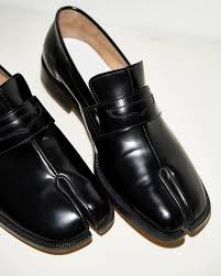 Maison margiela iridescent airbag heel loafer. Maisonmargiela Fw19 Pre Collection T H Hauser Margiela Shoes Dress Shoes Men Tabi Shoes