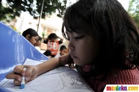 Taman pintar jogja yogyakarta sejarah gambar foto harga tiket masuk nganjuk 2021 fasilitas wisata jakarta lokasi surabaya bandung solo alamat buka jam letak peta hal ini menyebabkan taman pintar yogyakartamemiliki arena bermain dan sarana belajar yang dibagi menjadi beberapa zona berbeda. Foto Mendekatkan Anak Anak Dengan Buku Di Taman Baca Akhir Pekan Merdeka Com