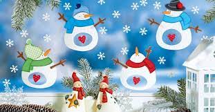 Fensterbilder zu weihnachten sind eine schöne idee, um nicht nur im haus oder der wohnung für weihnachtliche stimmung zu sorgen, sondern auch, um ihr heim von außen gemütlich und weihnachtlich wirken zu lassen. Frohliches Schneemann Fensterbild Familie De Schneemann Basteln Fensterbild Fensterbild Schneemann Fensterbilder Weihnachten Basteln