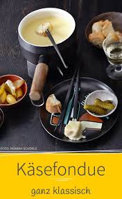 Klassisches Kasefondue Mit Greyerzer Und Vacherin Rezept Rezepte Kasefondue Kasefondue Rezept