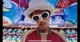 Bruno en comercial para la tienda de descuentos “Don Quijote”, muy famosa  en Japón 🇯🇵 ,