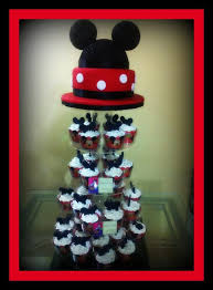 Bizcocho De Mickey Mouse De Una Libra Cupcake Lima Peru Mickey Cupcakes De Mickey Mouse Cupcakes De Mickey Mickey