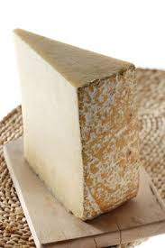 Fromages De Terroirs Le Cantal Aoc Depuis 1956 Fromage Cantal Vin Et Fromage