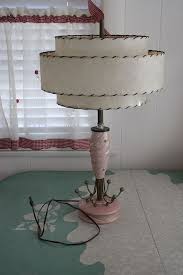Atomic 1950 S Table Lamp With Fiberglass Shade By Lrvintage It S 50s And It S Pink Love Retro Lamp Vintage Lamps Vintage Table Lamp