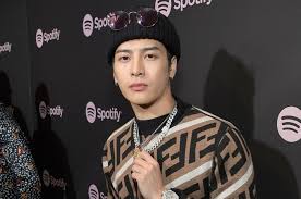 But the idol clarified that he has no plans to date, even after the contract comes to a close. Bra Flew At K Pop Idol Jackson Wang While He Was Performing On Stage Rojakdaily