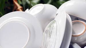 Rüyada evin camını kirli görmek yakın bir arkadaştan ya da bir ahbaptan destek alınacağına, yeteneklerinin ve becerilerinin karşılığını. Ruyada Bulasik Yikamak Yikadigini Gormek Ne Anlama Gelir Diyadinnet