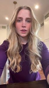 Violet Walker's Instagram, Twitter & Facebook