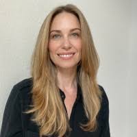 Laura Mellor's Instagram, Twitter & Facebook