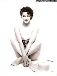 Behold Yvonne De Carlo in her naked light