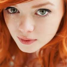 Julie Kennedy's Instagram, Twitter & Facebook