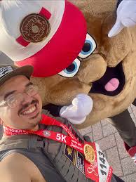 Wanna get lost in the sauce? Try out my simple Alfredo recipe. 💦  Ingredients: 1/4 cup butter (2oz) 5 garlic Salt and pepper to taste 1  teaspoon onion powder 1 tablespoon season