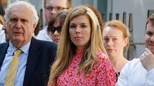 People carrying musical instruments leave 10 downing street after boris johnson secretly married fiancee carrie. Erste First Girlfriend Boris Johnsons Freundin Carrie Symonds