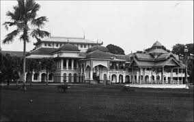 Gambar 4. Istana Maimun, Medan Sumber: Tropen Museum Royal Tropical... |  Download Scientific Diagram