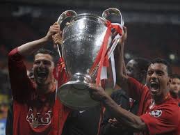 Mark ogden cannot believe tottenham let go of jose mourinho days before a cup final when they brought him in to win a trophy. Cristiano Ronaldo And Nani Lift The Champions League Trophy