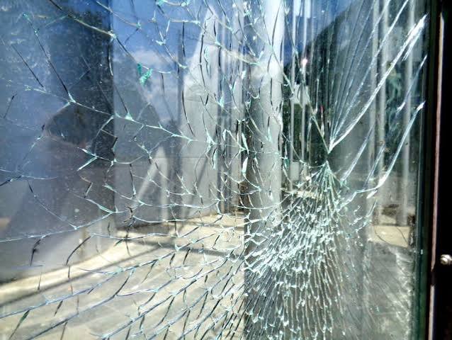 Emergency Glass Repair: 6 Things You Should Do When Glass Breaks | O'Brien®  Glass