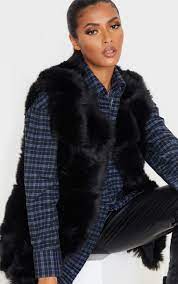 Voici notre collection de gilets en fourrure pour femmes, sans manches. Gilet Sans Manches Long En Fausse Fourrure Noire Prettylittlething Fr