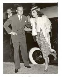 Arriving to the funeral of Jean Harlow | Lloyd Pantages Picture ...