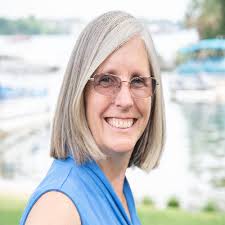 Diane Yeoman's Instagram, Twitter & Facebook