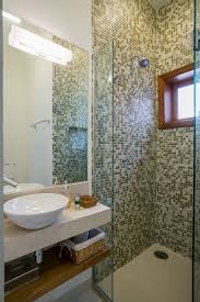 Banheiro Com Bancada Limestone Dore Prateleira Em Madeira Freijo Natural Box Com Pastilhas Espelho Deco Arandela Banheiro Espelho Banheiro Bancada Banheiro