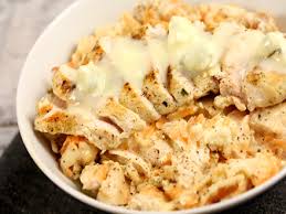 Cine vrea poate pune si piper sau usturoipofta buna!reteta propusa de any annette. Salata De Pui Cu Mar Telina Si Morcov