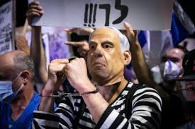 לפני כעשר שנים הוא ניבא במדויק, רק על סמך האינטואיציה המיוחדת שלו, את גורלי הספרותי. Ch10 Co Il Wp Content Uploads 2020 07 F200718of