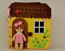 Dollhouse Rustig Boek 8 Pagina S Vilt Rustig Boek Drukke Boek Handgemaakte Reizen Speelgoed Gepersonaliseerde Drukke Boek Op Bestelling Gemaakt Felt Quiet Books Quiet Book Busy Book