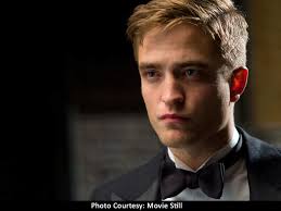 Robert pattinson has tested positive for coronavirus, prompting the batman to suspend filming in the united kingdom days after it went back into production, according to a source familiar with the situation. Exclusive Robert Pattinson Binged On This Indian Delicacy While In Mumbai For Tenet Shoot English Movie News Times Of India