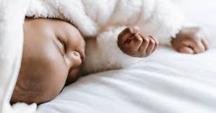 Ia biasanya muncul dalam masa 14 hari setelah pendedahan kepada virus dan boleh bertahan sehingga 7 hari. 3 Jenis Campak Pada Bayi Dan Penanganannya Popmama Com