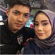 Majlis pernikahan izham tarmizi dan mia ahmad. Troll Football Johor Tahniah Kepada Penjaga Gol Jdt Izham Tarmizi Dan Isteri Mia Ahmad Yang Telah Dikurniakan Cahaya Mata Lelaki Facebook