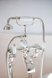 Waschbecken waschtisch armatur einhebelmischer einhand mischbatterie nostalgie wasserhahn hochdruck badarmatur bad badezimmer gold. Klassische Badewannenarmatur Badewannenarmatur Traditionelle Bader Armaturen