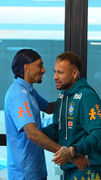 𝐓𝐇𝐄 𝐕𝐈𝐃𝐄𝐎𝐂𝐀𝐋𝐋 𝐑𝐀𝐏𝐇𝐈𝐍𝐇𝐀-𝐍𝐄𝐘𝐌𝐀𝐑 📲😁 Raphinha  videocalled Neymar right after he's been officially called up by Carlo  Ancelotti for the World Cup last night 🫂 “We're together, Rapha… 𝐖𝐄  𝐀𝐑𝐄 𝐆𝐎𝐍𝐍𝐀 𝐖𝐈𝐍 𝐓𝐇𝐈𝐒!”