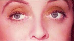 It was covered by moonlight desires, beverley beirne, anja lerch & frank sichmann, hindley street country club and other artists. Bette Davis Eyes Jazz Karen Souza Kim Carnes Gwyneth Paltrow Cover Youtube