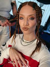 Don't this song just make you wanna go out?!