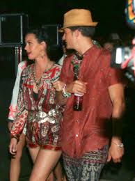 Prince albert ii and princess charlene of monaco, katy perry and orlando bloom attend the gala for the global ocean on wednesday. Katy Perry And Orlando Bloom Spotted Looking Very Loved Up At Coachella And It S Capital