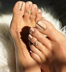 Lima clásica para pies y uñas de valneo. 20 Encantadores Disenos De Pedicura Que Haran Que Quieras Presumir Con Mas Frecuencia Tus Pies Unas De Gel Para Pies Unas De Pies Sencillas Unas De Los Pies Pintadas