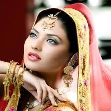Top Beauty Parlours economy in Chirag Ali Lane