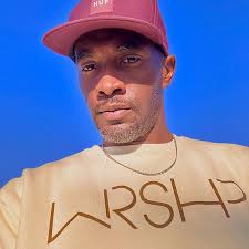 Group Travel with Dario Lee