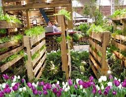 21 Vertical Pallet Garden Ideas For Your Backyard Or Balcony