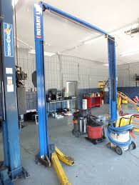 Need A Car Lift For Your Mechanic Shop We Have Six Car Lifts In This Auction 9 000 Lb 12 000 L Automotive Repair Shop Automotive Repair Vintage Muscle Cars