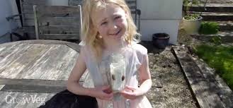 My goal with these compliment cards is for kids to think about the people that will find them. Fun Garden Activities For Kids During Lockdown