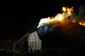 In ieder geval enkele inwoners van. Uitslaande Brand Verwoest Rietgedekte Woning In Oldebroek Oldebroek Destentor Nl