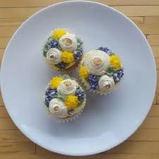 I have trained beginner and professional cake decorators alike for. Cupcake Decorating Classes Denver Floral Cupcake Decorating Dabble