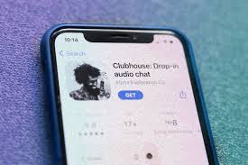 Clubhouse is a social media app for ios and android where users can communicate in voice chat rooms that accommodate groups of thousands of people. ÙƒÙ„ÙˆØ¨ Ù‡Ø§ÙˆØ³ ÙŠØ·Ù„Ù‚ Ø¨Ø±Ù†Ø§Ù…Ø¬Ø§ Ù„ØµØ§Ù†Ø¹ÙŠ Ø§Ù„Ù…Ø­ØªÙˆÙ‰ Ø§Ù„Ù†Ù‡Ø§Ø±