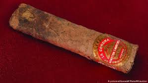 Winston Churchills Half Smoked Cigar Sells For 12 000 At