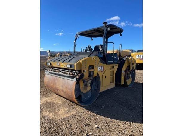 Caterpillar CB16 Smooth Drum Roller